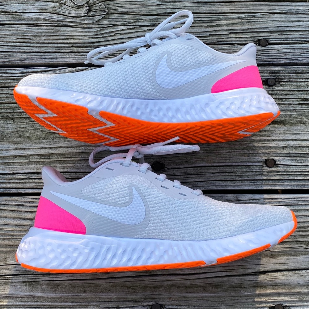 Women’s Nike Revolution 5 running shoes